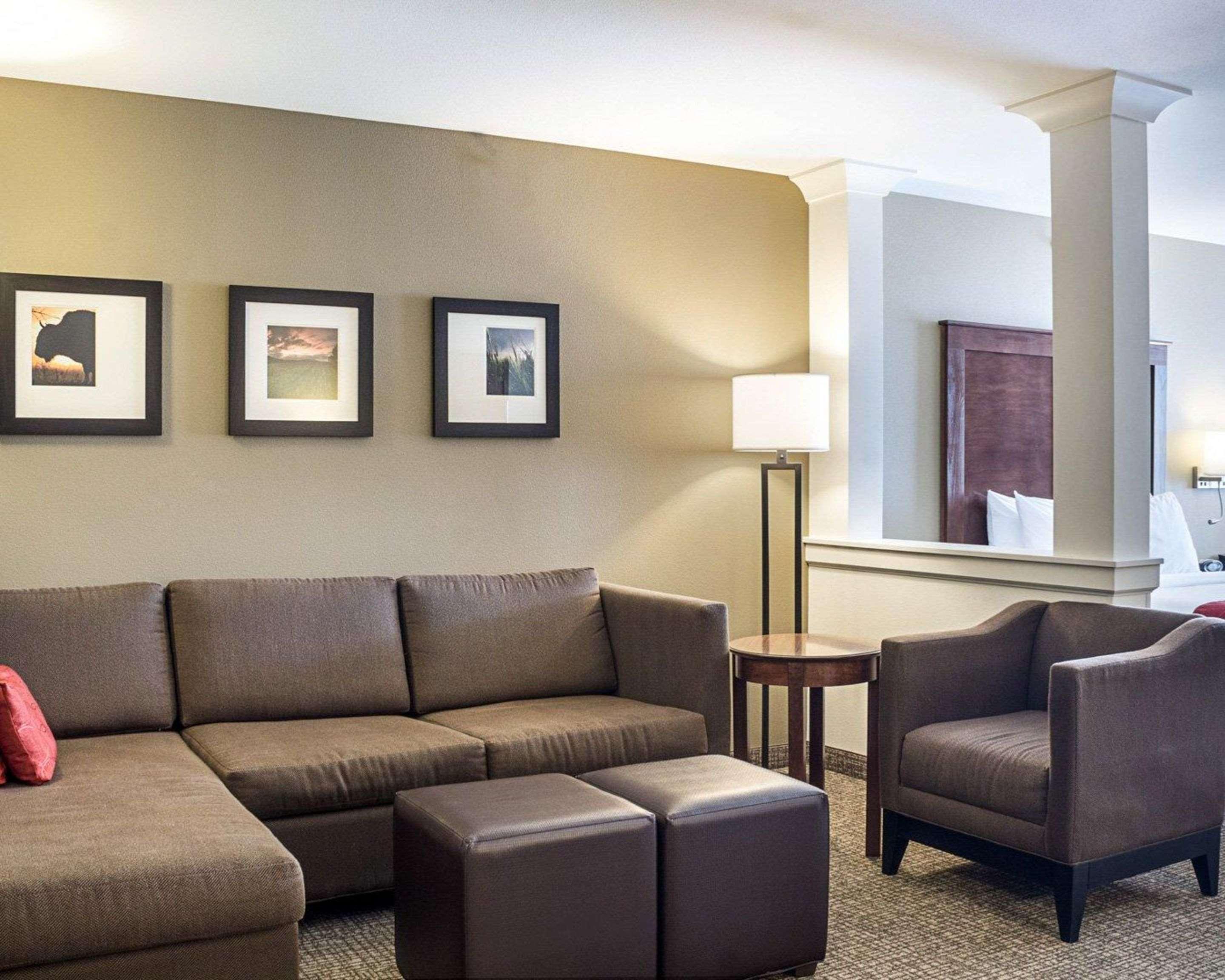 Comfort Suites Fargo Medical Center Exterior foto